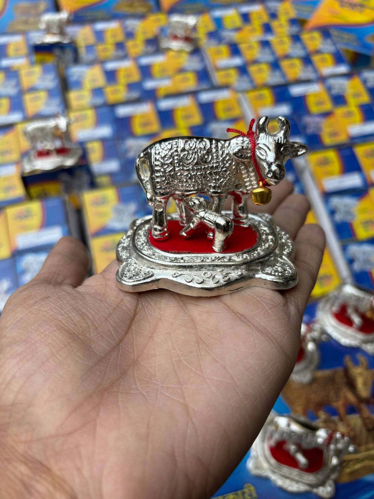 Kamdhenu Cow And Calf German Silver Idol For Home Decor Pooja And Giftings ( 3 Inches) - Chaukhat Hampers
