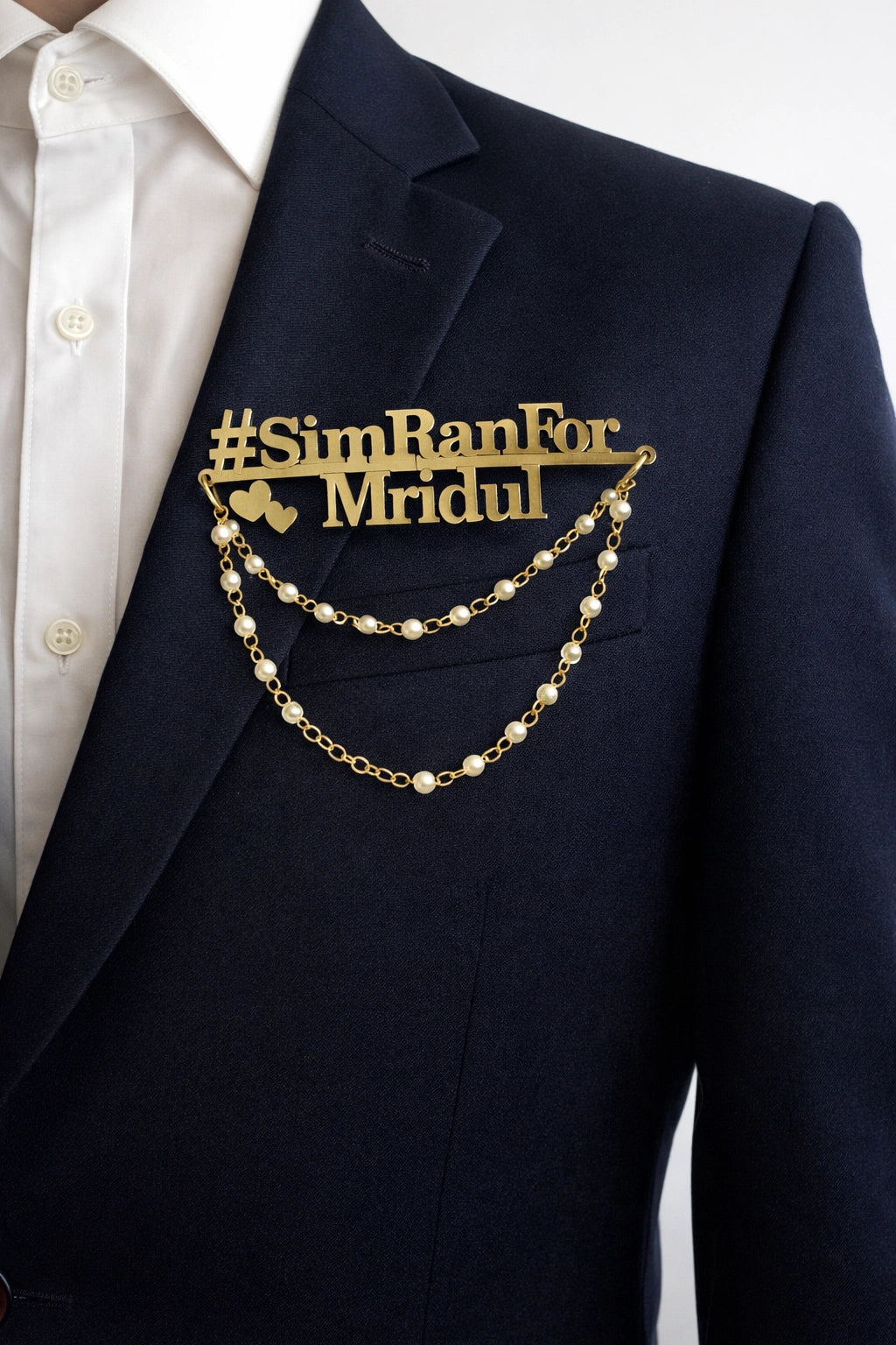 Personalized groom brooch name badge for wedding outfit accessory