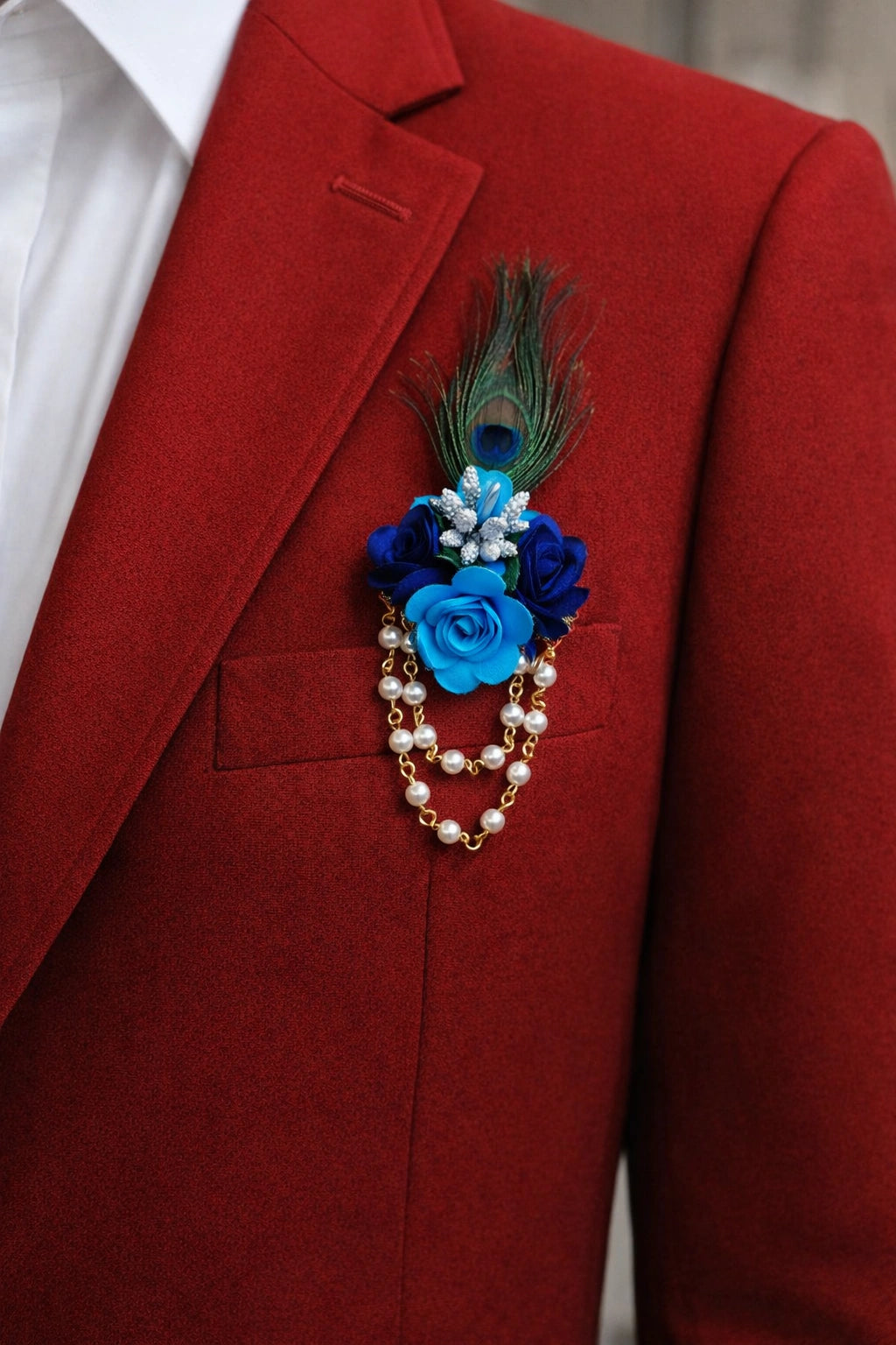 Gold flower design brooch with crystal stones for saree and blazer