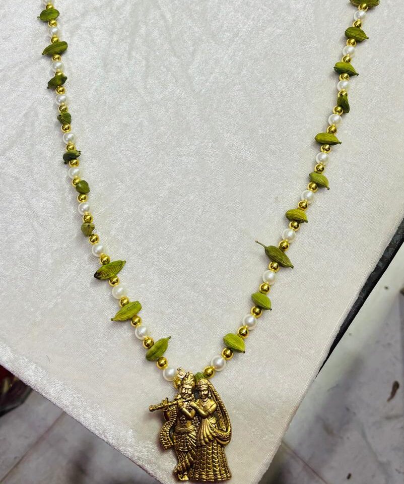 Premium Radha Krishna pendant elaichi mala for dulha swagat